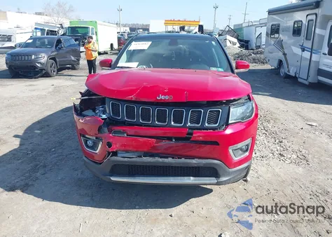 2018 Jeep Compass Limited 4X4 из США, поврежденный, VIN 3C4NJDCB1JT395933